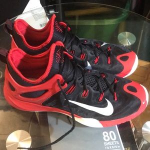 NIKE ZOOM HYPERREV 2015 BLACK/RED (705370-006)
